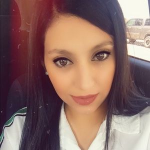 Meet your Posher, Myriam